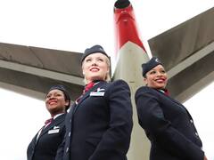 कहीं जंपसूट के साथ हिजाब तो कहीं पहनी जाती है बिकिनी, ये हैं एयरहोस्टेस के लिए कुछ अनोखे ड्रेसकोड