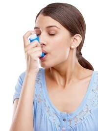 अस्थमा के इन संकेतों को इग्नोर करना पड़ सकता है भारी