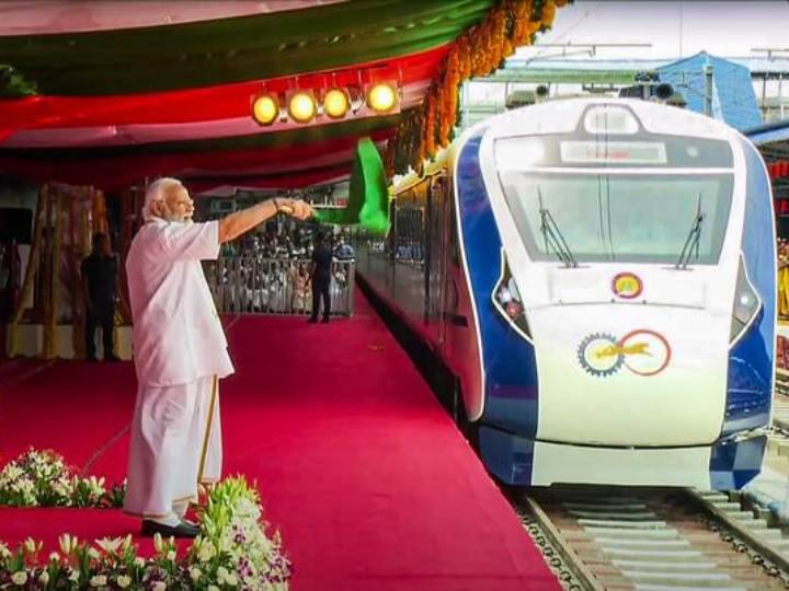 गांधी नगर से मुंबई सेंट्रल चलने वाली वंदे भारत की शुरुआत 30 सितंबर 2022 को हुई. अंदौरा से नई दिल्ली वंदे भारत ट्रेन की शुरुआत 13 अक्टूबर 2022 को हुई.