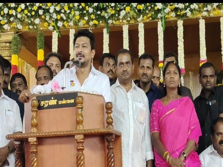 Udhayanidhi Stalin congratulates the couple on whether married life should be a good model like the Dravidian model government TNN 'திராவிட மாடல் அரசு போல ஒரு நல்ல மாடலாக திருமண வாழ்க்கை அமைய வேண்டும் ' -  மணமக்களுக்கு உதயநிதி ஸ்டாலின் வாழ்த்து