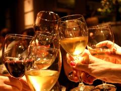 Why call cheers while drink: ਪੈੱਗ ਲਾਉਣ ਤੋਂ ਪਹਿਲਾਂ ਕਿਉਂ ਟਕਰਾਉਂਦੇ ਜਾਮ? ਜਾਣੋ ਚੀਅਰਜ਼ ਕਹਿਣ ਪਿੱਛੇ ਦਾ ਰਾਜ਼