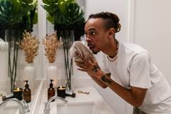 Skin Care Tips: মুখ ধুয়ে পরিষ্কার করার সময় এই নিয়মগুলো মেনে চলছেন তো?