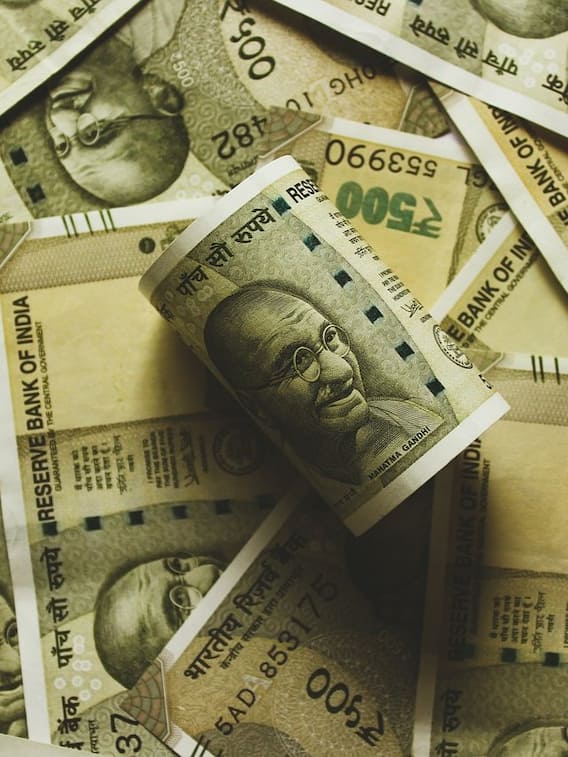 बुढ़ापे के लिए कौन सी सरकारी स्कीम है बेहतर?