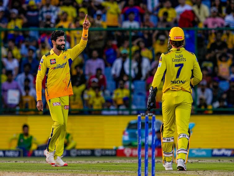 IPL 2023: Chennai Super Kings CEO talk with all rounder Ravindra Jadeja goes viral fans worried IPL 2023: શું ધોની અને જાડેજા વચ્ચે છે અણબનાવ ? ઓલરાઉન્ડર અને CSK સીઈઓની આ વાતચીતે વધાર્યું ફેંસનું ટેન્શન