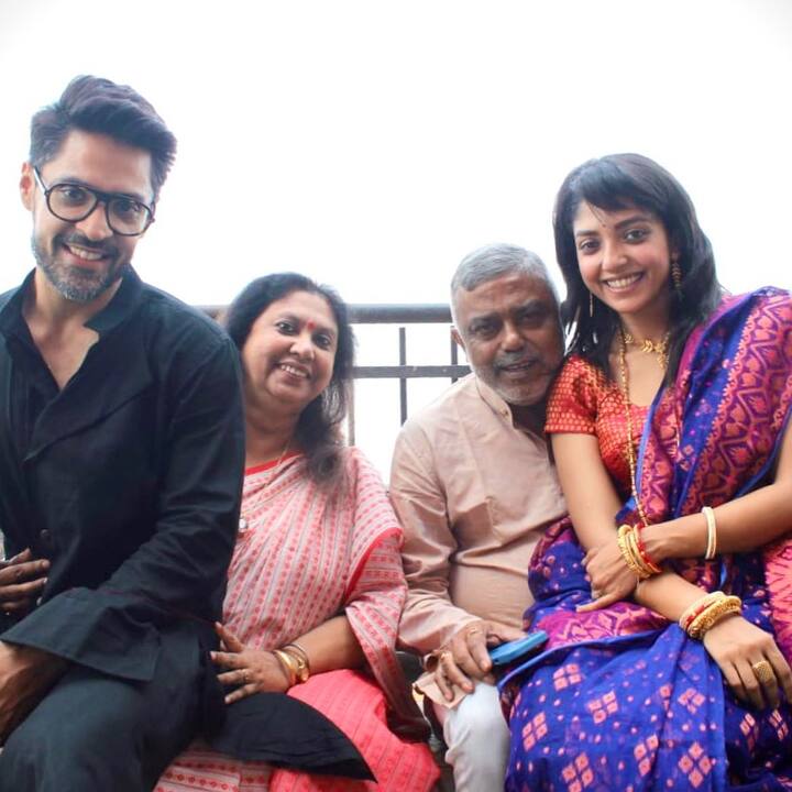 আদরের মেয়ে দেবলীনার কাছেও এই দিনটা ভীষণ আনন্দের। সমস্ত রীতি রেওয়াজ পালনের শেষে থাকে পেটপুরে খাওয়া। আজও অন্যথা হল না সেই নিয়মের।