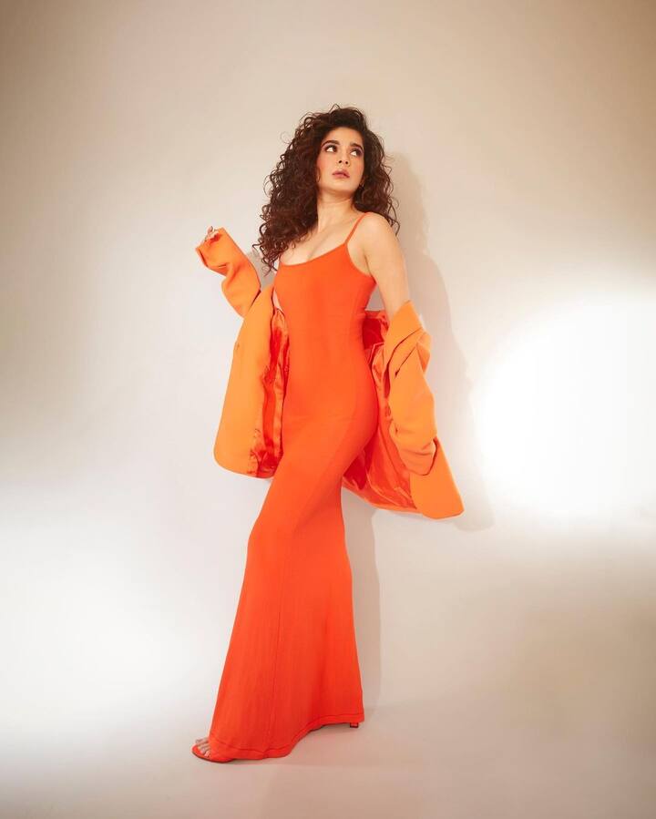 ‘ఓరి దేవుడా’ సినిమాతో టాలీవుడ్ ప్రేక్షకులకు పరిచయమైన అందాల భామ మిథిలా పాల్కర్, తొలి సినిమాతోనే ప్రేక్షకులను కట్టిపడేసింది. అందం అభినయంతో అమ్మడు మంచి మార్కులు కొట్టేసింది.