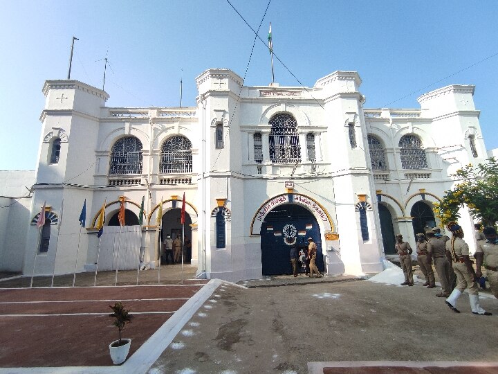 Salem Central Jail: சேலம் மத்திய சிறையில் கைதிகளிடம் இருந்து ஒரே மாதத்தில் 6 செல்போன் பறிமுதல்