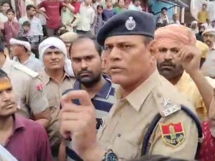 Bharatpur Lord Parshuram procession fight between two groups Brahmin community Police action ANN Bharatpur: भरतपुर: भगवान परशुराम की शोभायात्रा के बीच दो पक्षों के बीच पथराव, पुलिस ने संभाला मोर्चा