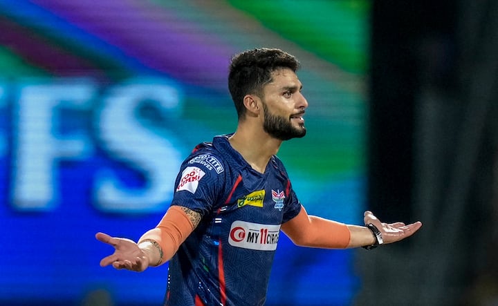 आयपीएलच्या (IPL 2023) मधील एलिमिनेटर सामन्यात मुंबई इंडियन्स (MI) विरोधातील पराभवानंतर लखनौचा (LSG) गोलंदाज पुन्हा एकदा ट्रोल झाला आहे.