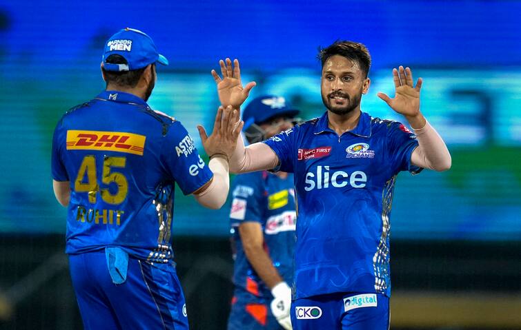 mi vs gt mumbai indians rising star akash madhwal big threat for gujarat titans ipl 2023 qualifier 2 live marathi news MI vs GT, Akash Madhwal : मुंबईचा 'रायझिंग स्टार' आकाश मधवाल गुजरातसाठी डोकेदुखी! आयपीएलमध्ये सर्वात चांगला बॉलिंग ॲव्हरेज