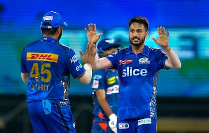 RCB कडून केवळ नेट प्रॅक्टिस, आता मुंबईचा स्ट्राईकर, आकाश मधवालला MI ने किती रुपयात केले होते खरेदी?