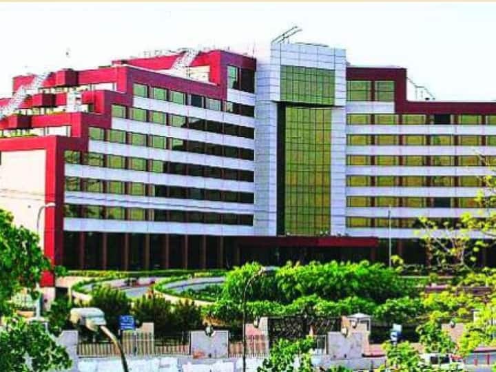 Why ruckus in Delhi politics regarding center ordinance know big things Delhi Ordinance Row: अध्यादेश को लेकर दिल्ली की राजनीति में घमासान क्यों, जानें इसकी बड़ी बातें 