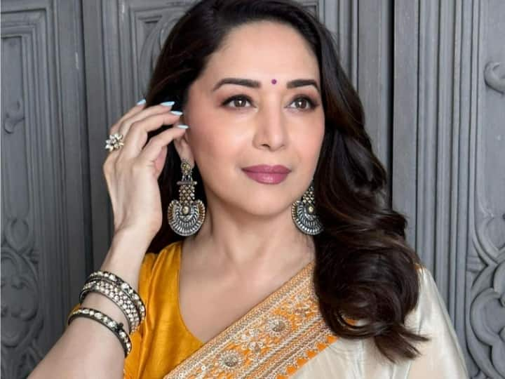 Madhuri Dixit Affair: ‘धक धक गर्ल’ माधुरी दीक्षित ने अपनी बेहतरीन एक्टिंग के साथ दिलकश अदाओं से भी लोगों का दीवाना बनाया है. लेकिन क्या आप जानते हैं कि एक्ट्रेस खुद एक क्रिकेटर पर दिल हार बैठी थी.