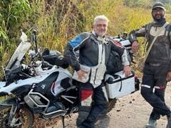 साउथ सुपरस्टार अजीत ने फैन को गिफ्ट की सुपरबाइक, कीमत जान रह जाएंगे हैरान