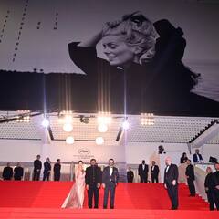 Cannes Film Festival 2023: कान्स फिल्म फेस्टिव्हलमध्ये पार पडला अनुराग कश्यपच्या 'केनेडी'चा प्रीमियर; चित्रपटाच्या टीमनं रेड कार्पेटवर केला वॉक