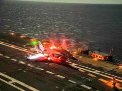 INS विक्रांत पर मिग-29K की पहली नाइट लैंडिंग, नौसेना ने कहा- ऐतिहासिक