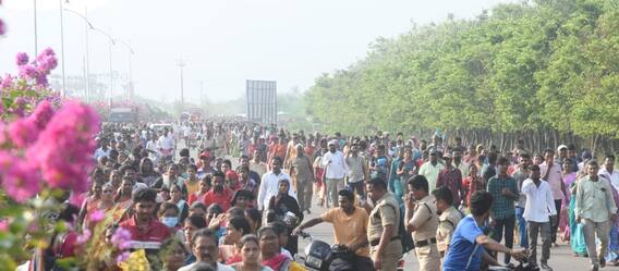 అమరావతి ఆర్‌-5 జోన్‌లో ఇళ్ల స్థలాల పంపిణీకి భారీగా హాజరైన జనం