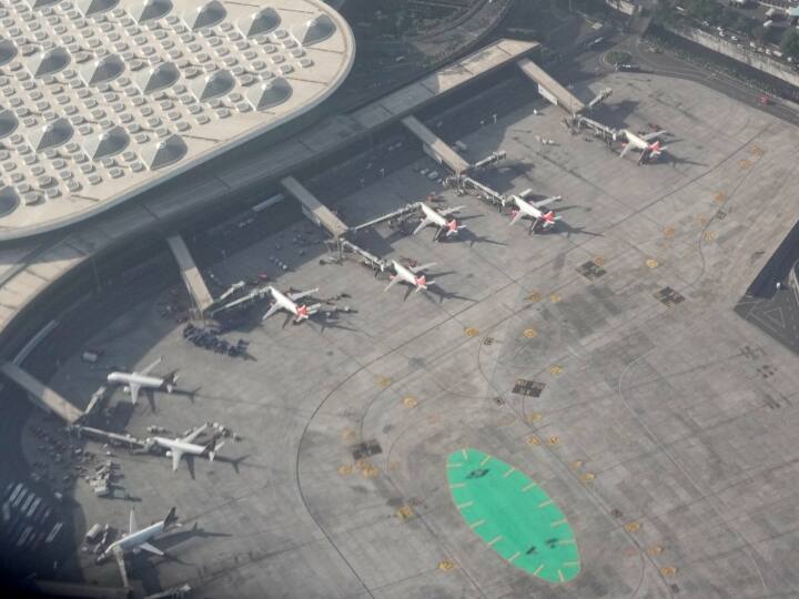 समय से नहीं उड़ सकी मुंबई से वियतनाम जाने वाली फ्लाइट, एयरपोर्ट पर घंटों फंसे रहे 300 से ज्यादा पैसेंजर