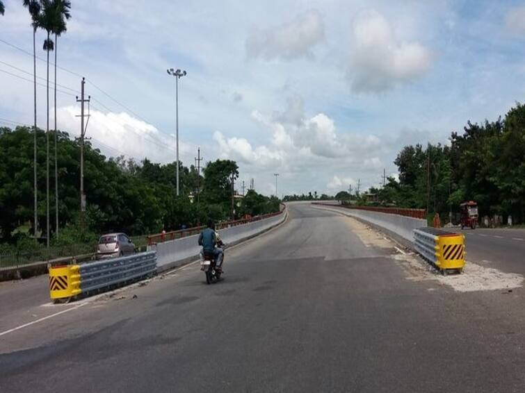 maharashtra news nashik news Impact attenuator  on Samriddhi Highway to prevent accidents nashik shirdi samruddhi Samrudhhi Highway : अपघात रोखण्यासाठी समृद्धीवर आता 'इम्पॅक्ट एटेन्युएटर', अशी आहे 'इम्पॅक्ट एटेन्युएटर' यंत्रणा?