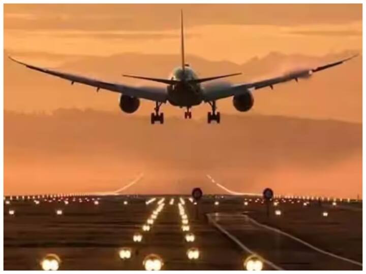Emergency landing of 4 flights at Amritsar airport late night, know the reason Amritsar Airport: अमृतसर एयरपोर्ट पर देर रात 4 फ्लाइट्स की हुई इमरजेंसी लैंडिंग, जानिए वजह