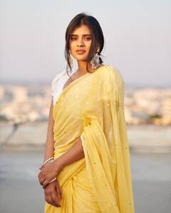 ఎల్లో శారీలో ఏంజెల్‌లా హెబ్బా