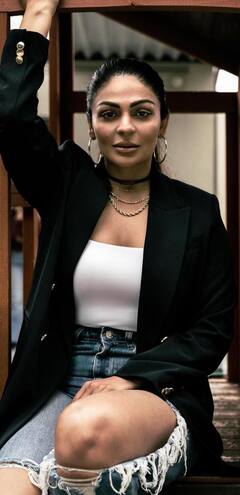 Neeru Bajwa: ਨੀਰੂ ਬਾਜਵਾ ਨੇ ਨਵੀਆਂ ਤਸਵੀਰਾਂ ਕੀਤੀਆਂ ਸ਼ੇਅਰ, ਖੂਬਸੂਰਤੀ ਦੇ ਦੀਵਾਨੇ ਹੋਏ ਫੈਨਜ਼