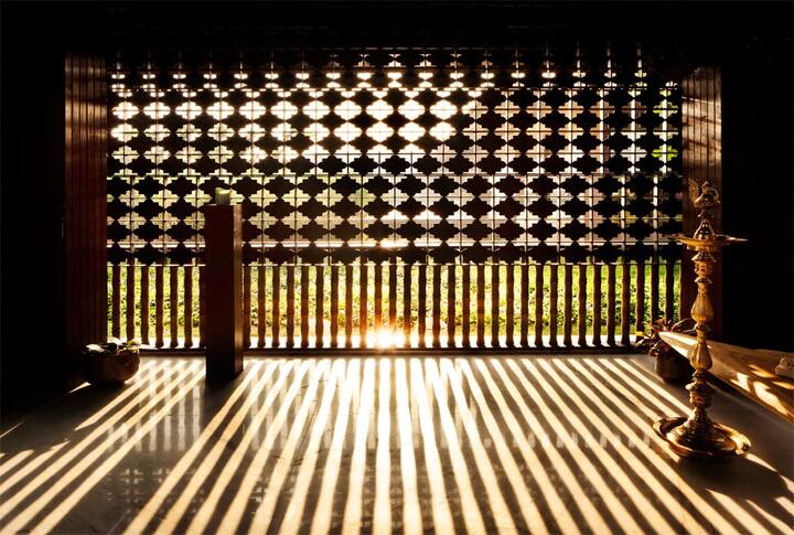 ગઈકાલે સુરત એરપોર્ટ ઉપર આવ્યા બાદ તેઓ સીધા ગોપી ફાર્મ ખાતે રાત્રિ રોકાણ માટે પહોંચી ગયા હતા.