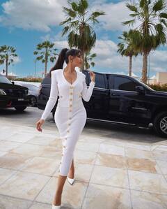 Nora Fatehi Photos: బ్లాక్ అండ్ వైట్ డ్రెస్ లో 'బాహుబలి' మనోహరి