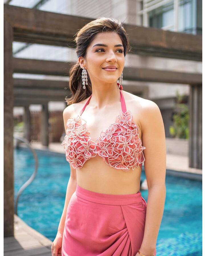 మెహ్రీన్ పిర్జాదా లేటెస్ట్ ఫోటోలు -Image Credit:Mehreen Pirzada/Instagram