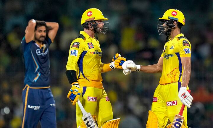 एल-क्लासिको (El Clásico) हा स्पॅनिश शब्द असून याचा अर्थ उत्कृष्ट असा आहे. दोन उत्कृष्ट संघांमधील लढत म्हणजेच दोन कट्टर प्रतिस्पर्धी संघांतील सामन्याला 'एल क्लासिको' म्हटलं जातं.