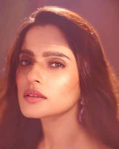 Priya Bapat: साडीत खुललं प्रियाचं सौंदर्य; फोटोवर खिळल्या नेटकऱ्यांच्या नजरा!