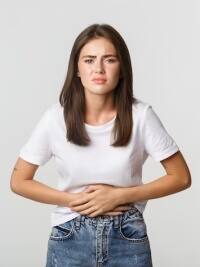 पानी कम पीने से क्या सच में पीरियड्स का दर्द बढ़ता है? जानें