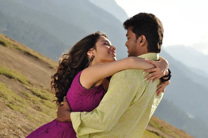 விஜய்யின் 50வது படமான சுராவில் நடித்த இந்த ஜோடி, 12 வருடங்களுக்கு பிறகு, மீண்டும் இணைந்து நடிக்கவுள்ளதாக நெட்டிசன்ஸ் தகவல் பரவி வருகின்றனர்.
