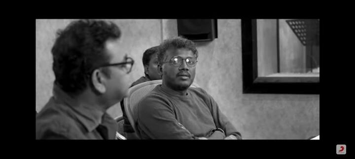 அந்த பாடலுக்கு ஏ.ஆர்.ரஹ்மான் இசையமைக்க வடிவேலு பாடியிருந்தார்.