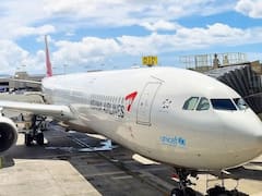 Watch Video: ఫ్లైట్ గాల్లో ఉండగా ఎమర్జెన్సీ డోర్ తెరిచిన ప్యాసింజర్,ఊపిరాడక ప్రయాణికులు విలవిల