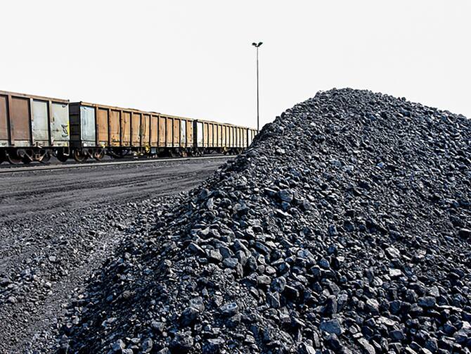 India Imports Coal Worth 3.85 Lakh Crore Rupees In 2022 | Coal Import: कोयले  के आयात पर करना पड़ रहा भारी भरकम विदेशी मुद्रा खर्च, 2022 में 3.85 लाख  करोड़ रुपये का कोयला हुआ ...