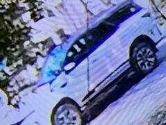 ग्रेटर नोएडा में दिन दहाड़े लग्जरी फॉर्च्यूनर कार चोरी होने से हड़कंप, क्रेटा कार में आए थे चोर