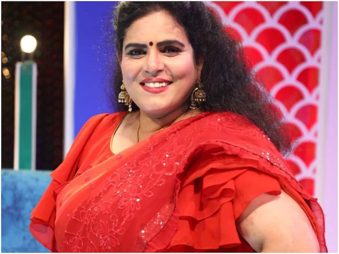 Karate Kalyani Suspended From MAA Over NTR Statue Issue Karate Kalyani: కరాటే కళ్యాణి 'మా' మెంబర్షిప్ క్యాన్సిల్ - కావాలనే చేశారంటూ నటి ఆగ్రహం