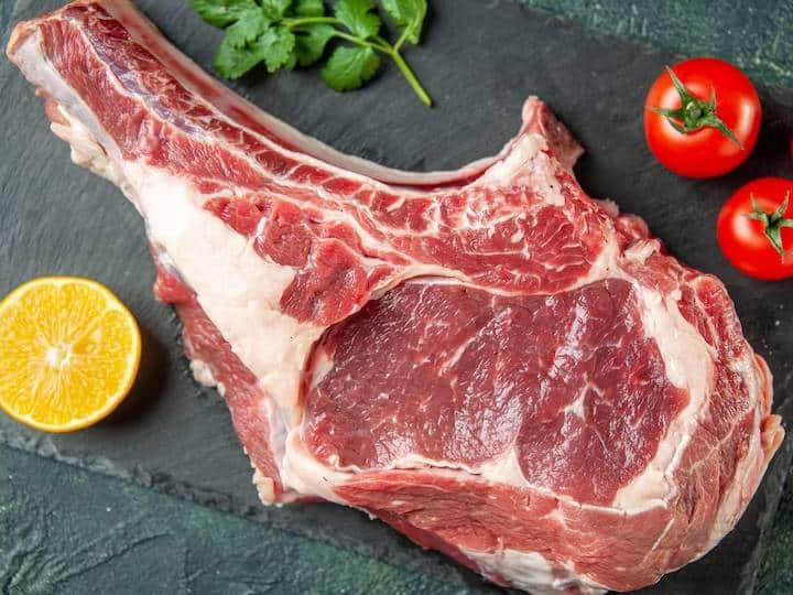 इस रेसिपी को बनाने में आपका ज्यादा वक्त लगेगा और न ही ज्यादा सामान इसे आप आसानी से काली मिर्च के इस्तेमाल से बना सकते हैं. यह खुशबुदार रेसिपी बनाने के लिए आपको मटन, दही, प्याज और मसाले की जरूरत पड़ेगी.यह किट्टी पार्टी से लेकर बूफे पार्टी तक में बना सकते हैं. इस रेसिपी को आप रूमाली रोटी और पराठा से साथ आसानी से आजमा सकते हैं.