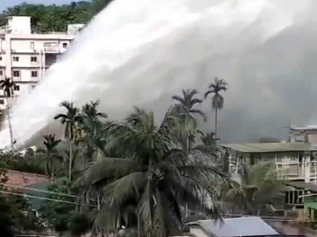 Assam: Water Pipeline Explodes In Guwahati, One Dead, Houses Flooded Assam Water Pipeline Explodes In Guwahati Kharguli Dead Several Injured Houses Flooded Assam: Water Pipeline Explodes In Guwahati, One Dead, Houses Flooded