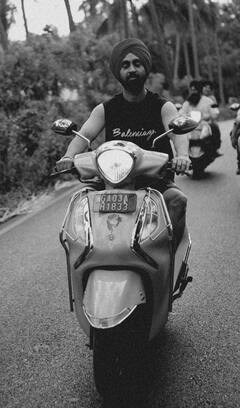 Diljit Dosanjh: ਗੋਆ ਦੀ ਸੜਕਾਂ 'ਤੇ ਦਿਲਜੀਤ ਦੋਸਾਂਝ ਨੇ ਚਲਾਈ ਐਕਟਿਵਾ, ਵੀਡੀਓ ਸ਼ੇਅਰ ਕਰ ਬੋਲੇ- 'ਹੱਸੋ-ਗਾਓ, ਦੁਨੀਅ ਦੀ ਪਰਵਾਹ ਨਾ ਕਰੋ'