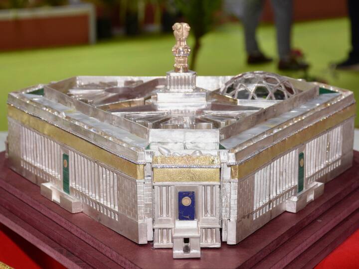 rs 75 coin to be minted to mark launch of new parliament building Ministry of Finance notification New Parliament Building: नए संसद भवन के उद्घाटन कार्यक्रम को यादगार बनाएगा ये सिक्का, इस्तेमाल होगी 50 फीसदी चांदी