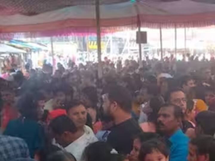 गेल्या सात महिन्यांपासून अंबाबाई मंदिरात गर्दीचा ओघ कायम आहे.