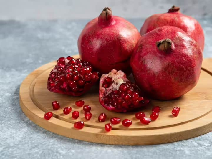 Pomegranate is a cure for 100 diseases it cures many serious diseases. 100 बीमारी का एक इलाज है अनार...रोज खाने से दूर होती है ये समस्या