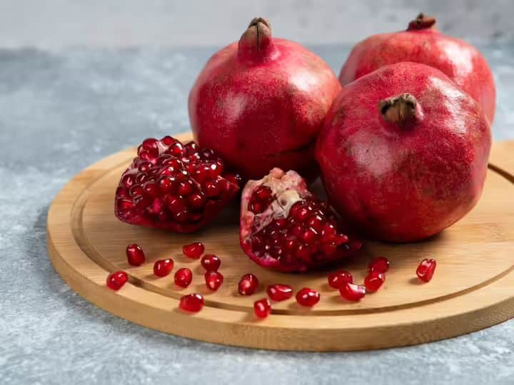 Pomegranate is a cure for 100 diseases, this problem goes away by eating it daily.