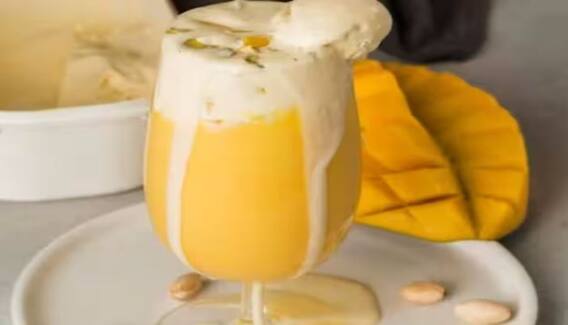 Mango mint lassi is best for house party, it will remain cold