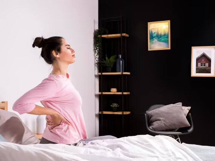 डियर लेडीज! ये है वो 5 कारण जिनकी वजह से आपको सताता है कमर दर्द