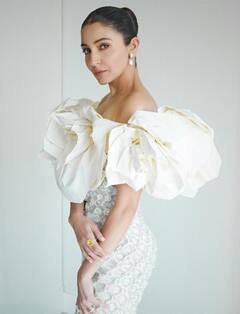 Cannes 2023: पिंक साटन टॉप, ब्लैक बॉटम और हाई हील्स, कान्स पार्टी में  Anushka Sharma अपने ग्लैम लुक में छाईं