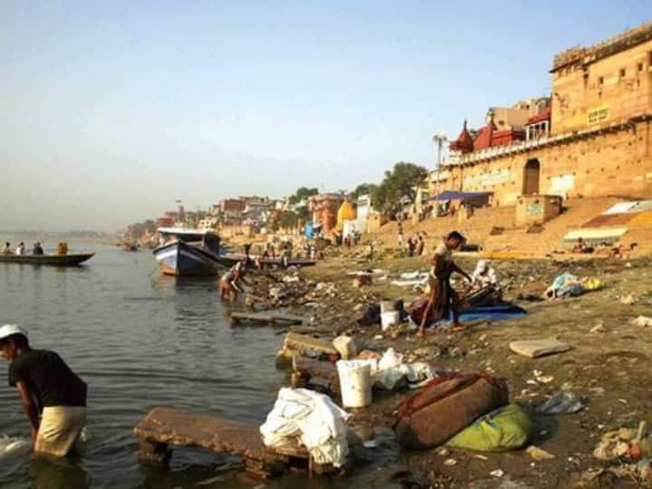 sewage overload ganga river Ganga 10 times dirtier in two years abpp दो साल में 10 गुना गंदी हुई गंगा, बक्सर से लेकर कहलगांव का पानी तो नहाने लायक भी नहीं