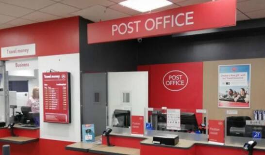 Investments in Small Savings Schemes: ਬਹੁਤ ਸਾਰੇ ਲੋਕ ਹਰ ਮਹੀਨੇ ਬੱਚਤ ਕਰਨ ਅਤੇ ਨਿਵੇਸ਼ ਕਰਨ ਦੇ ਸਾਧਨ ਵਜੋਂ ਸਮਾਲ ਸੇਵਿੰਗ ਸਕੀਮਾਂ  (Small Saving Schemes) ਨੂੰ ਤਰਜੀਹ ਦਿੰਦੇ ਹਨ। ਖਾਸ ਤੌਰ 'ਤੇ ਪੋਸਟ ਆਫਿਸ ਸੇਵਿੰਗ ਸਕੀਮਾਂ (Post Office Saving Schemes) ਲੋਕਾਂ ਨੂੰ ਬੱਚਤ ਅਤੇ ਨਿਵੇਸ਼ ਲਈ ਬਿਹਤਰ ਵਿਕਲਪ ਪ੍ਰਦਾਨ ਕਰਦੀਆਂ ਹਨ, ਇਸ ਲਈ ਇਨ੍ਹਾਂ ਨੂੰ ਬਹੁਤ ਪਸੰਦ ਕੀਤਾ ਜਾਂਦਾ ਹੈ। ਹੁਣ ਇਨ੍ਹਾਂ ਯੋਜਨਾਵਾਂ 'ਚ ਨਿਵੇਸ਼ ਨਾਲ ਜੁੜੇ ਨਿਯਮਾਂ 'ਚ ਵੱਡਾ ਬਦਲਾਅ ਕੀਤਾ ਗਿਆ ਹੈ। ਇਹ ਬਦਲਾਅ ਪੋਸਟ ਆਫਿਸ ਸਕੀਮਾਂ ਲਈ ਹਨ।